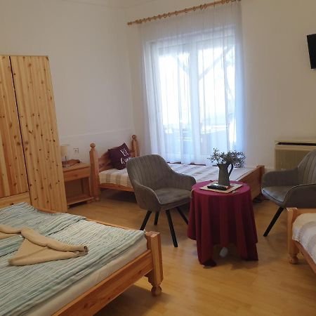 Fonix Panzio Hotel Eger Exterior photo
